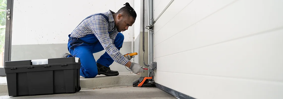 Repair Garage Door Not Closing But Light Flashing in Oak Forest, IL